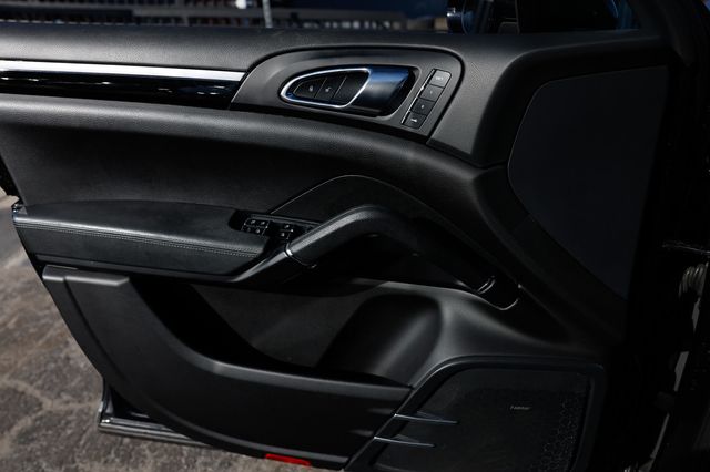 2018 Porsche Cayenne Platinum Edition - 22978550 - 48