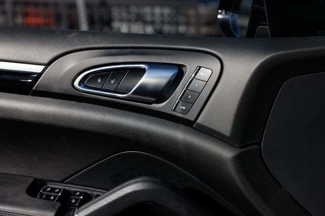 2018 Porsche Cayenne Platinum Edition - 22978550 - 49