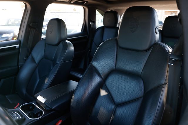 2018 Porsche Cayenne Platinum Edition - 22978550 - 8