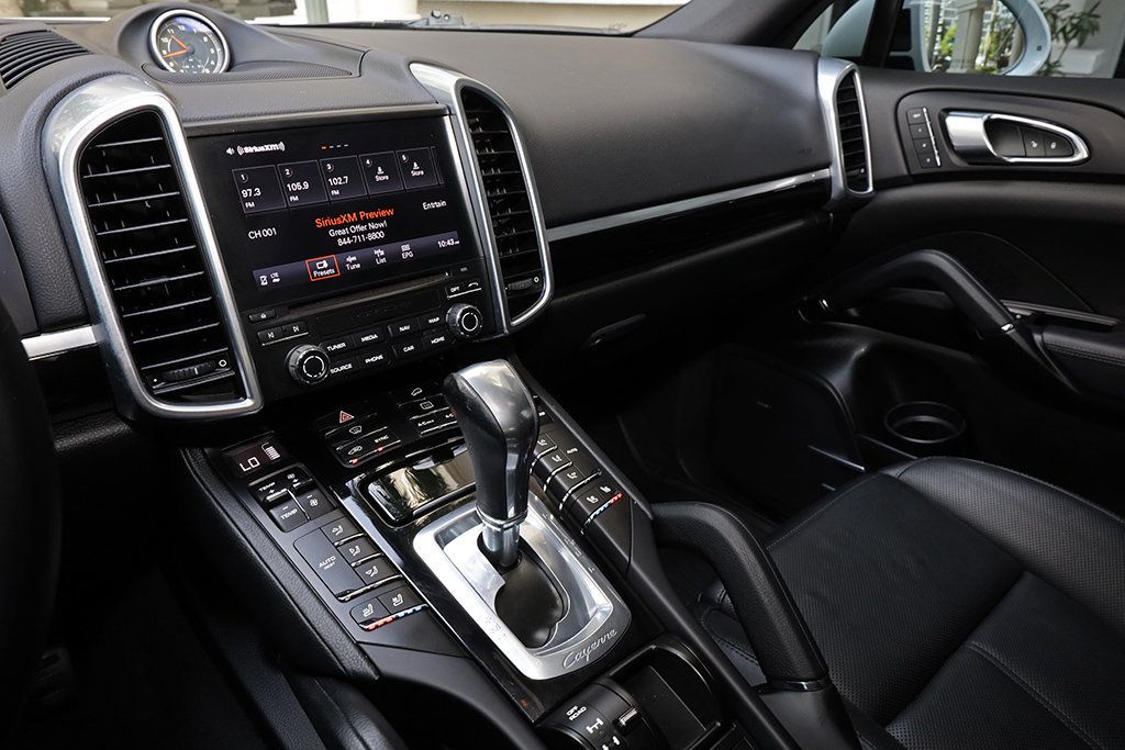 2018 Porsche Cayenne Platinum Edition photo 9