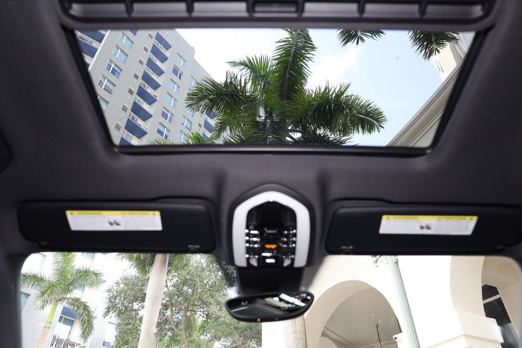 2018 Porsche Cayenne Platinum Edition photo 10