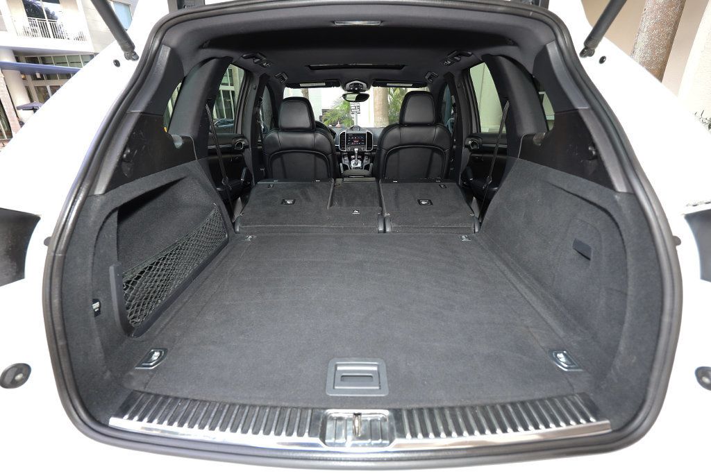 2018 Porsche Cayenne Platinum Edition photo 11