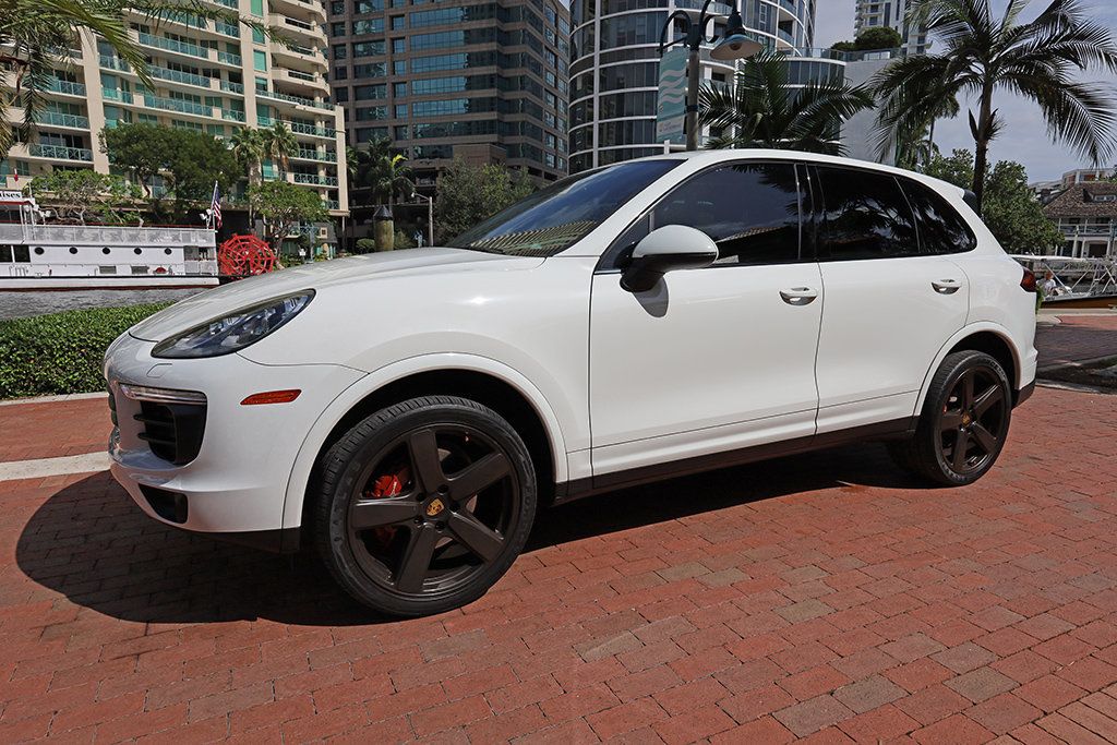 2018 Porsche Cayenne Platinum Edition photo 12
