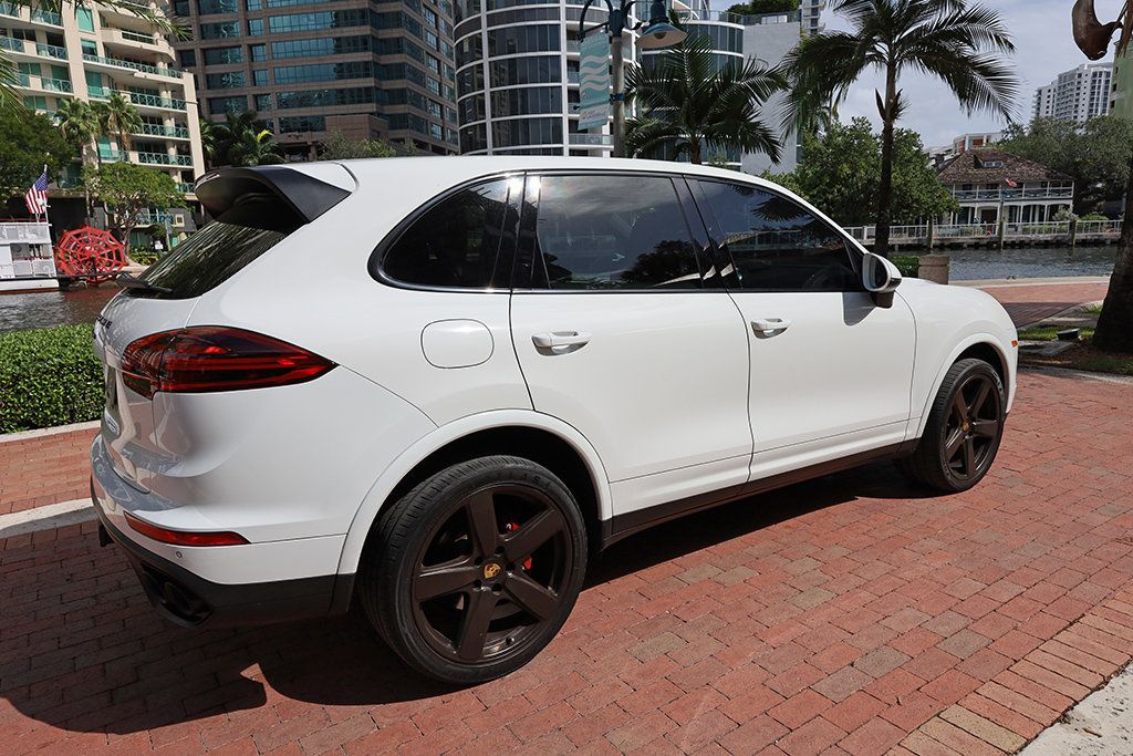 2018 Porsche Cayenne Platinum Edition photo 13