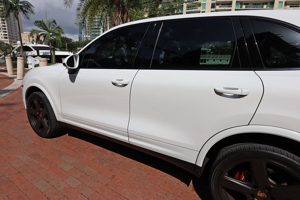 2018 Porsche Cayenne Platinum Edition photo 17