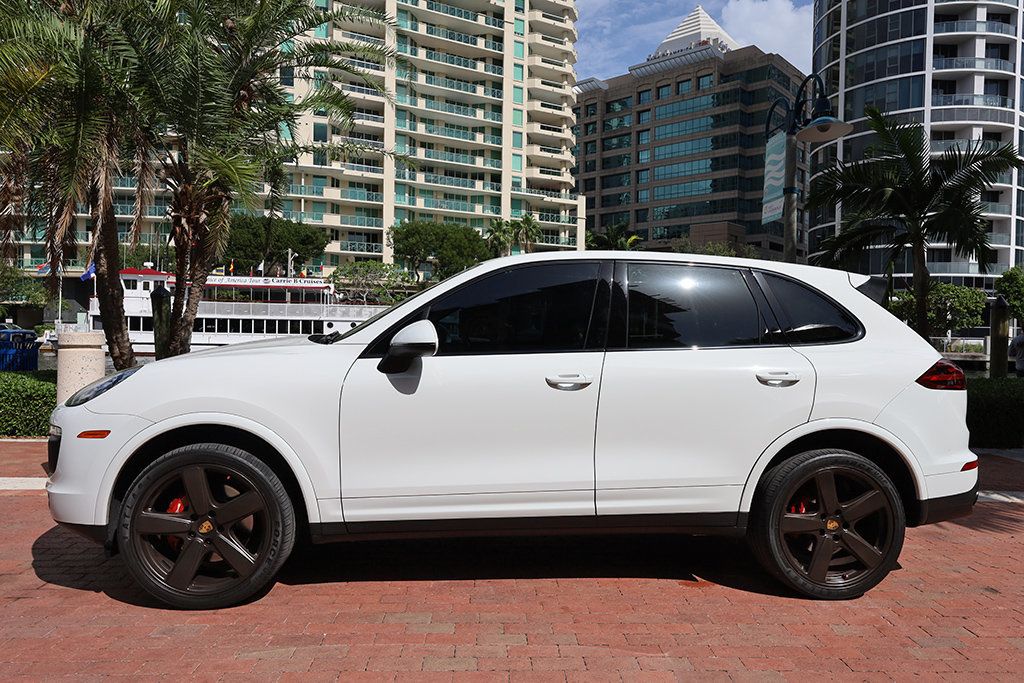 2018 Porsche Cayenne Platinum Edition photo 2