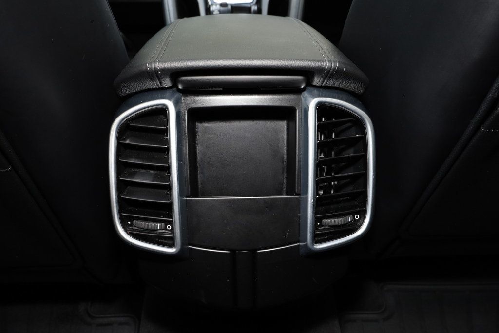 2018 Porsche Cayenne Platinum Edition - 22898235 - 29