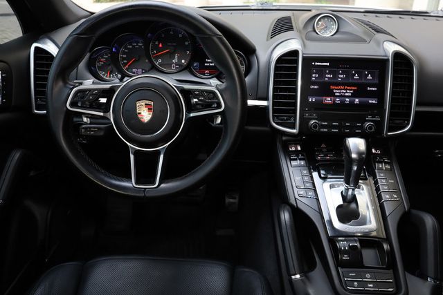 2018 Porsche Cayenne Platinum Edition - 22898235 - 34