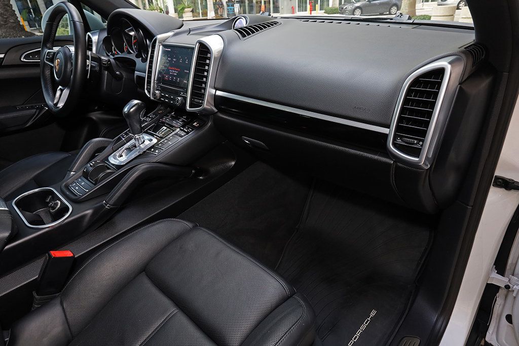 2018 Porsche Cayenne Platinum Edition photo 25