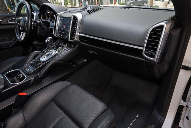 2018 Porsche Cayenne Platinum Edition - 22898235 - 36