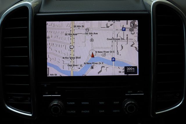 2018 Porsche Cayenne Platinum Edition - 22898235 - 44