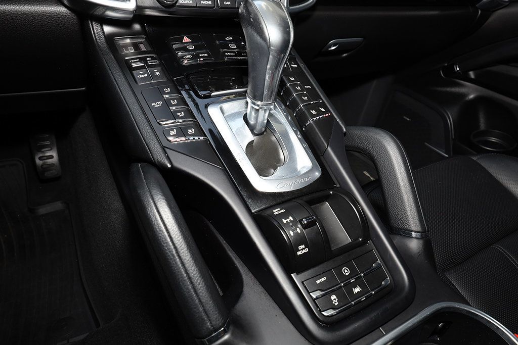 2018 Porsche Cayenne Platinum Edition photo 36