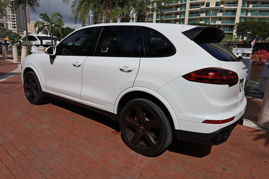 2018 Porsche Cayenne Platinum Edition photo 4