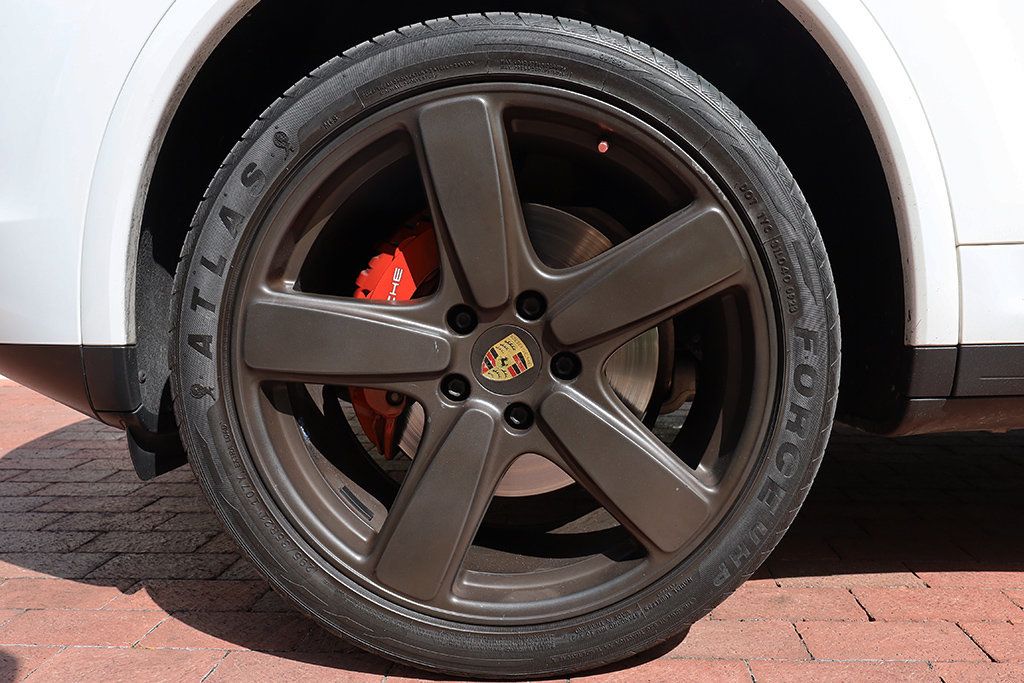 2018 Porsche Cayenne Platinum Edition photo 45