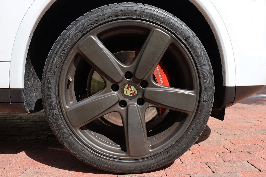 2018 Porsche Cayenne Platinum Edition photo 47