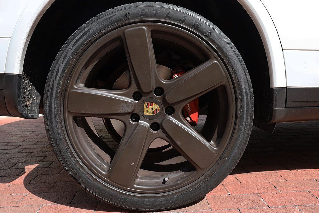 2018 Porsche Cayenne Platinum Edition photo 48
