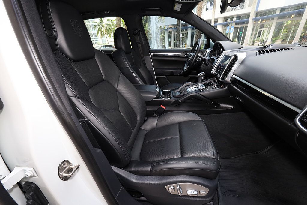 2018 Porsche Cayenne Platinum Edition photo 6