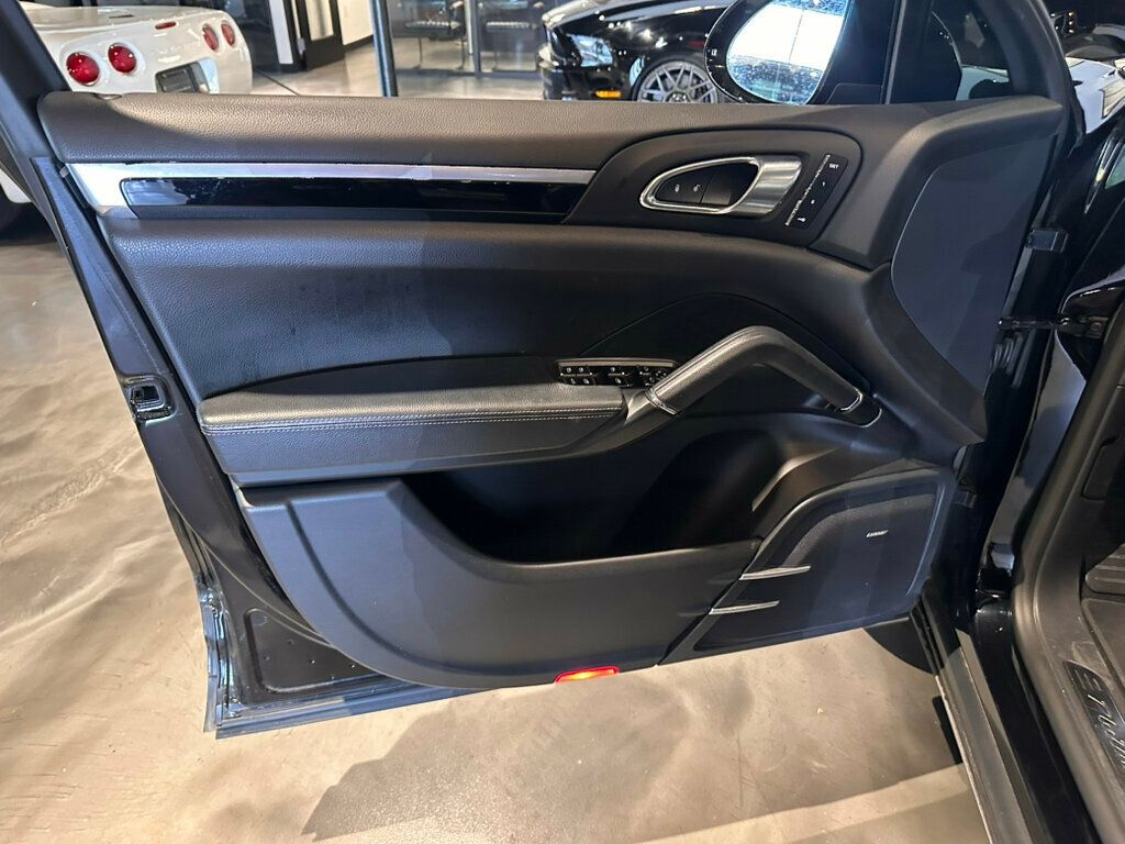2018 Porsche Cayenne PlatinumEdition/21"SportEditionWheels/14WayPowerSeats/Htd&CldSts - 23016278 - 10