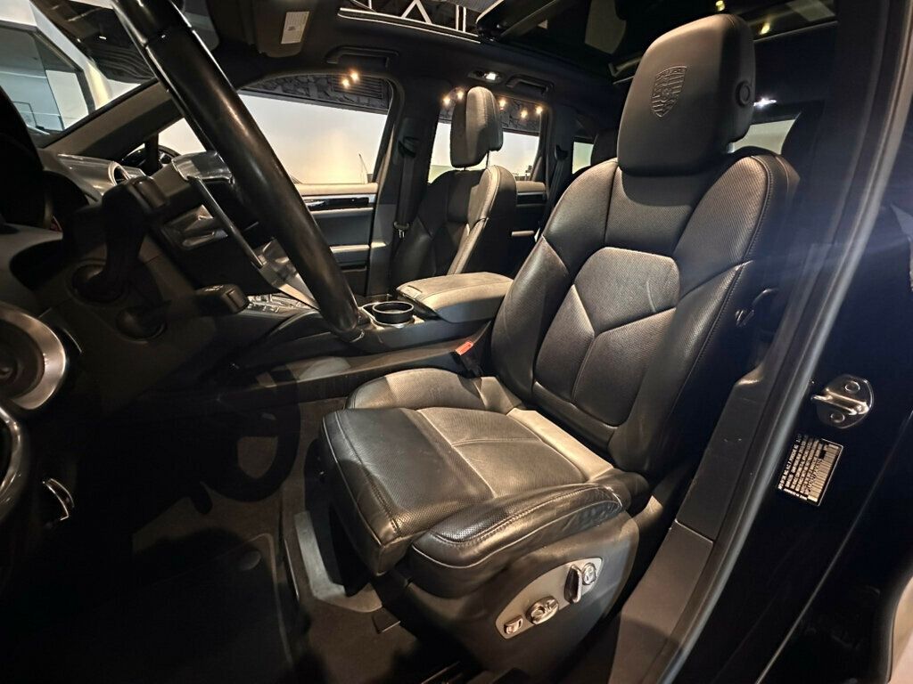 2018 Porsche Cayenne PlatinumEdition/21"SportEditionWheels/14WayPowerSeats/Htd&CldSts - 23016278 - 13
