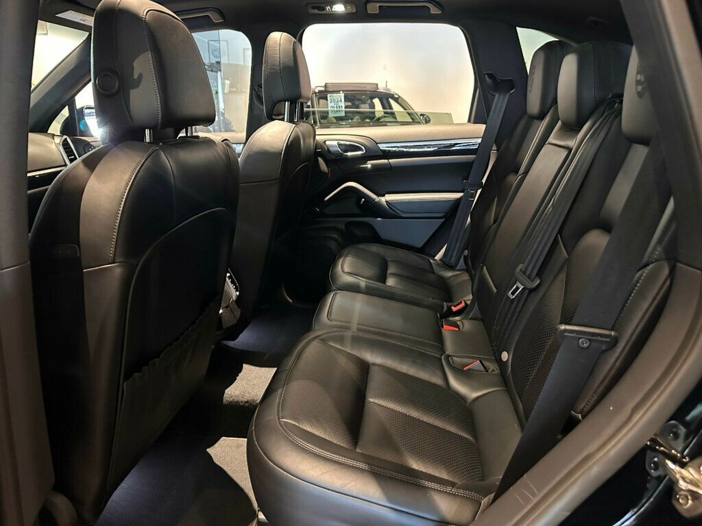 2018 Porsche Cayenne PlatinumEdition/21"SportEditionWheels/14WayPowerSeats/Htd&CldSts - 23016278 - 21