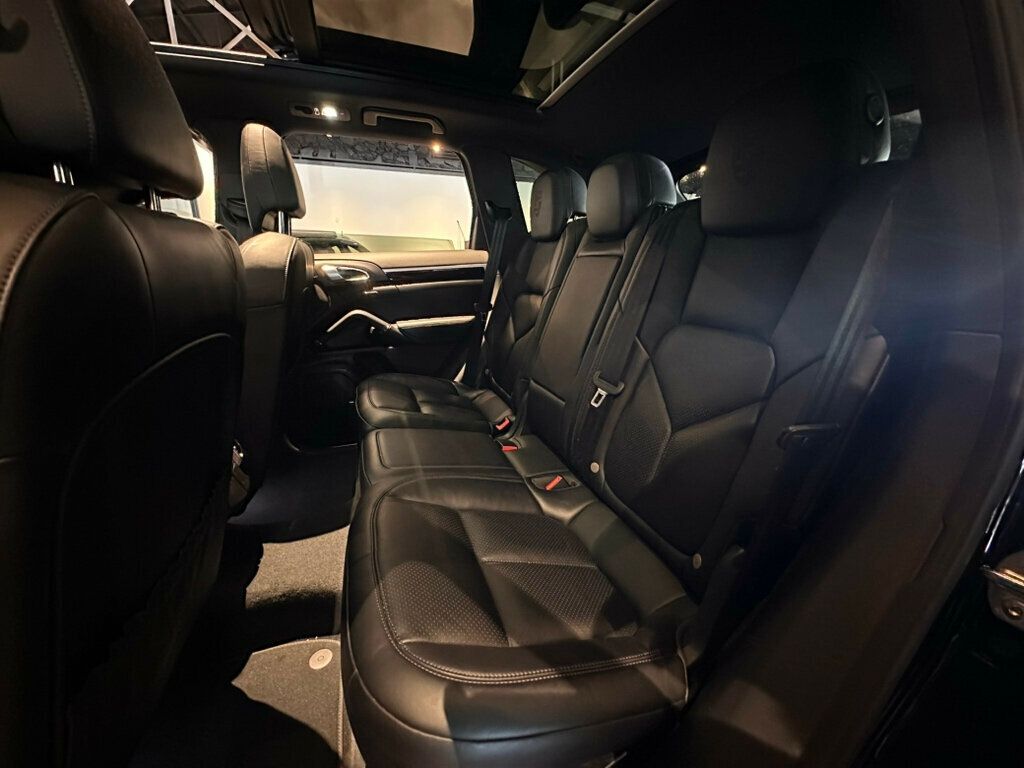 2018 Porsche Cayenne PlatinumEdition/21"SportEditionWheels/14WayPowerSeats/Htd&CldSts - 23016278 - 22