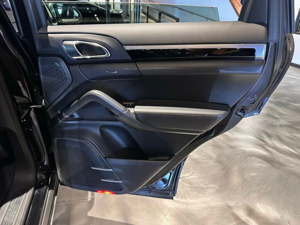 2018 Porsche Cayenne PlatinumEdition/21"SportEditionWheels/14WayPowerSeats/Htd&CldSts - 23016278 - 24