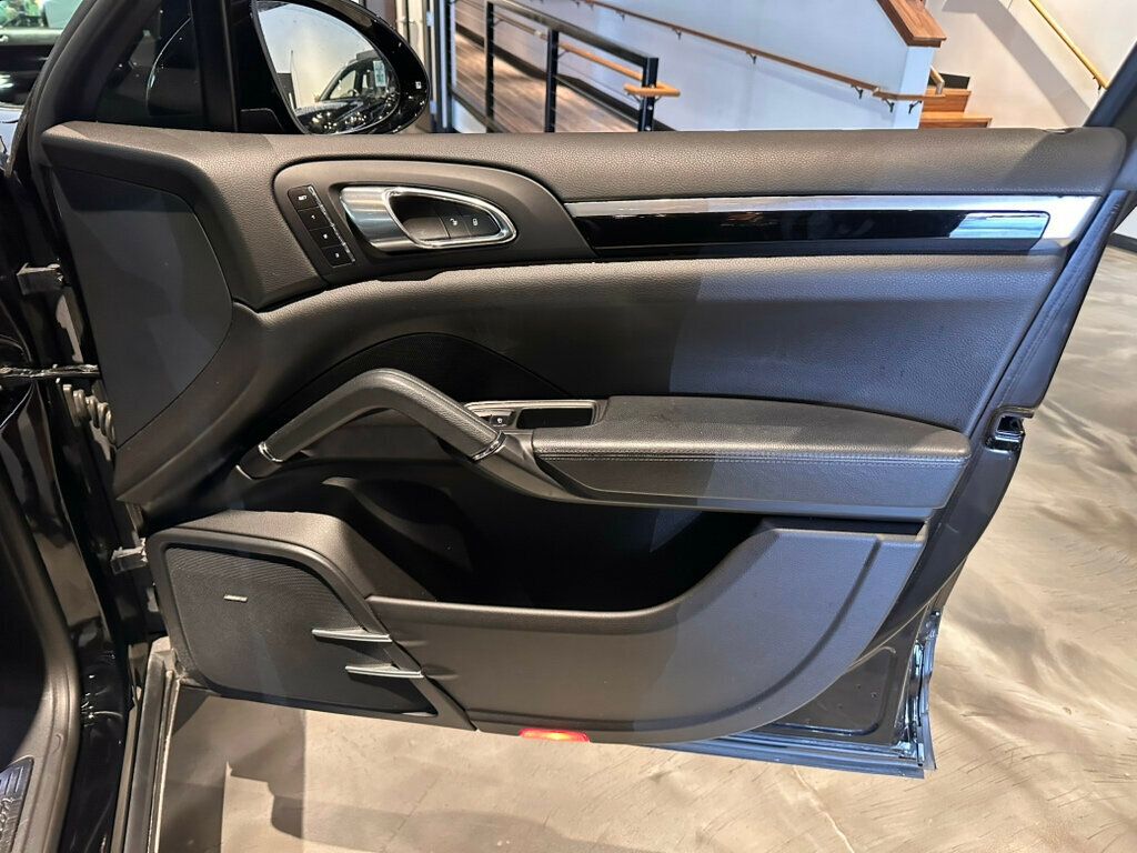 2018 Porsche Cayenne PlatinumEdition/21"SportEditionWheels/14WayPowerSeats/Htd&CldSts - 23016278 - 27