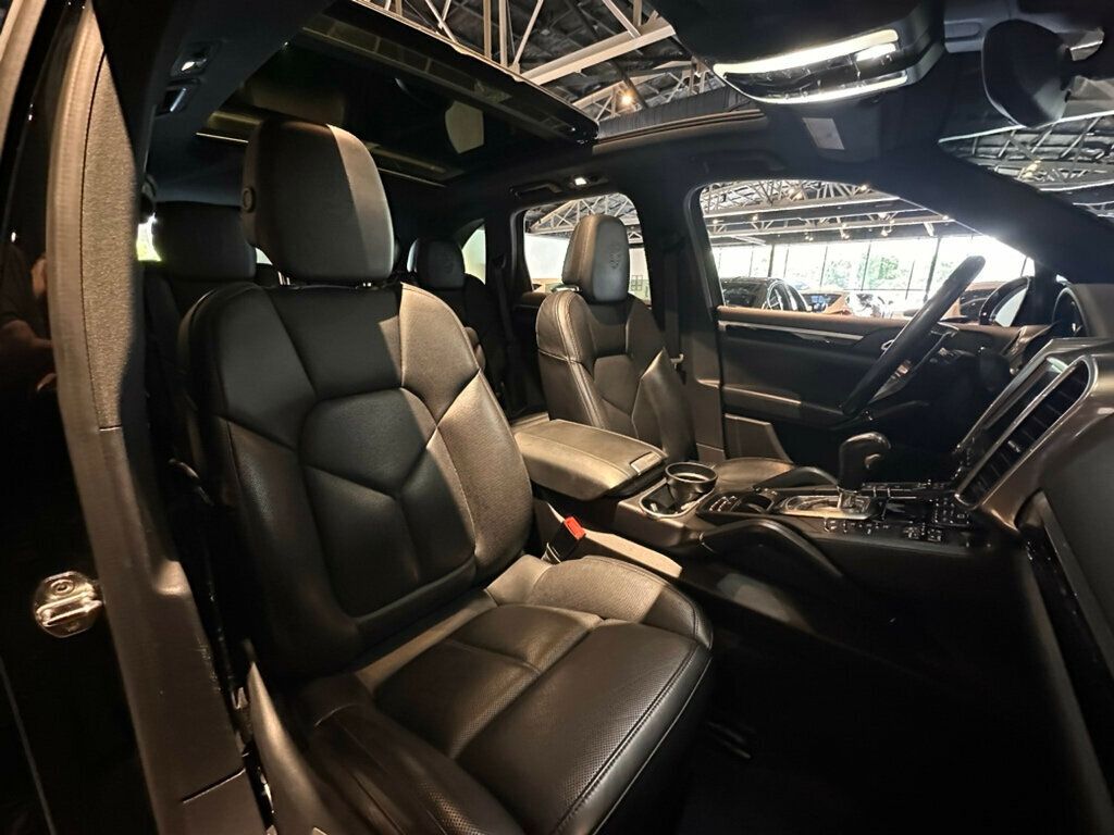 2018 Porsche Cayenne PlatinumEdition/21"SportEditionWheels/14WayPowerSeats/Htd&CldSts - 23016278 - 29