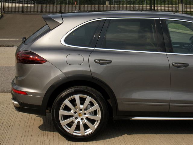2018 Porsche Cayenne S - 23057605 - 10