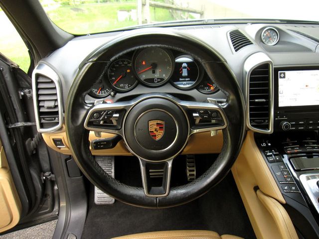 2018 Porsche Cayenne S - 23057605 - 19