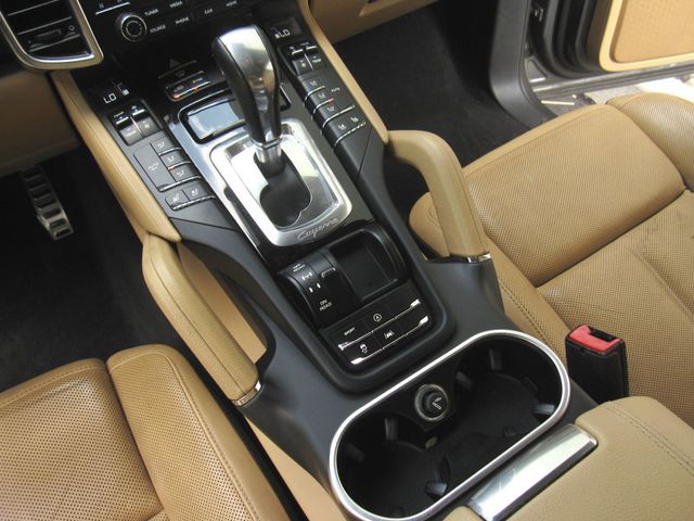 2018 Porsche Cayenne S - 23057605 - 22