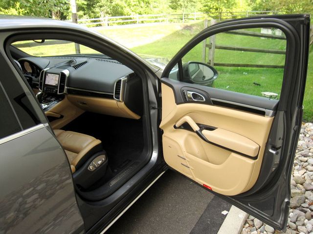 2018 Porsche Cayenne S - 23057605 - 23
