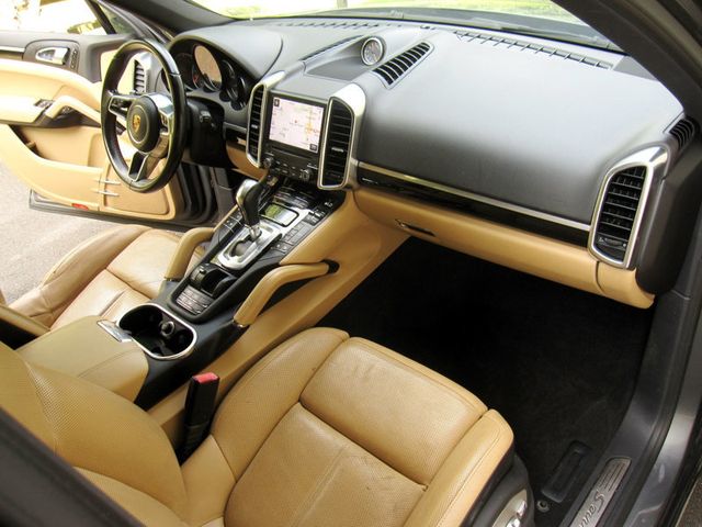 2018 Porsche Cayenne S - 23057605 - 25