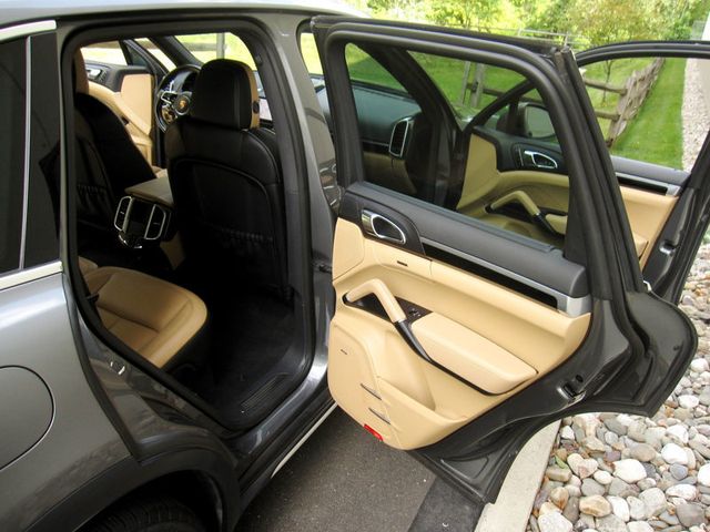 2018 Porsche Cayenne S - 23057605 - 27