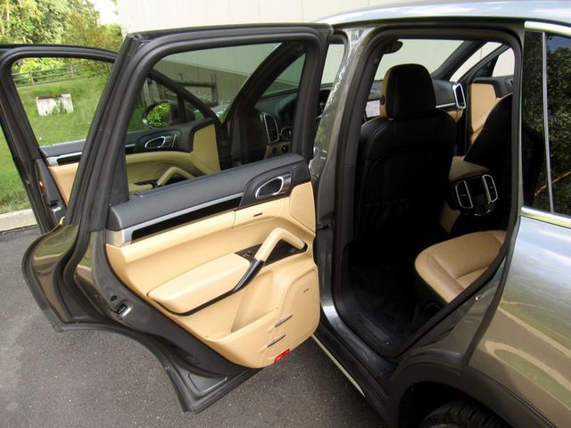2018 Porsche Cayenne S - 23057605 - 28