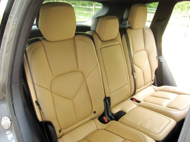 2018 Porsche Cayenne S - 23057605 - 30