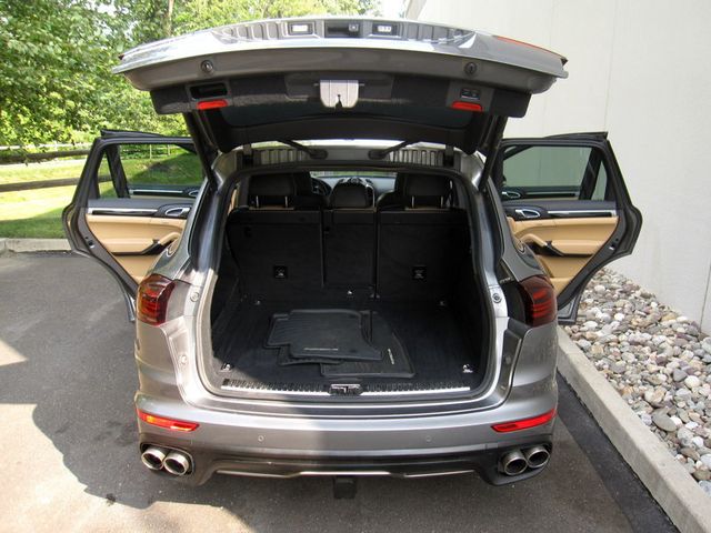 2018 Porsche Cayenne S - 23057605 - 31