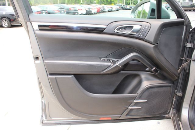 2018 Porsche Cayenne S - 22841743 - 30