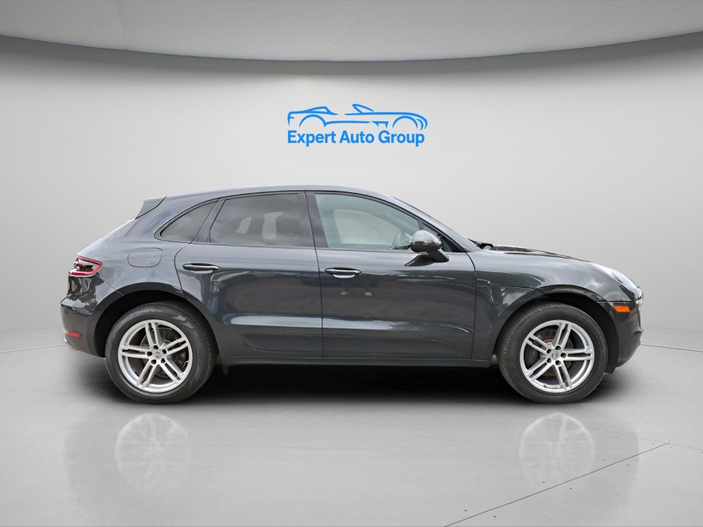 2018 Porsche Macan Base photo 3