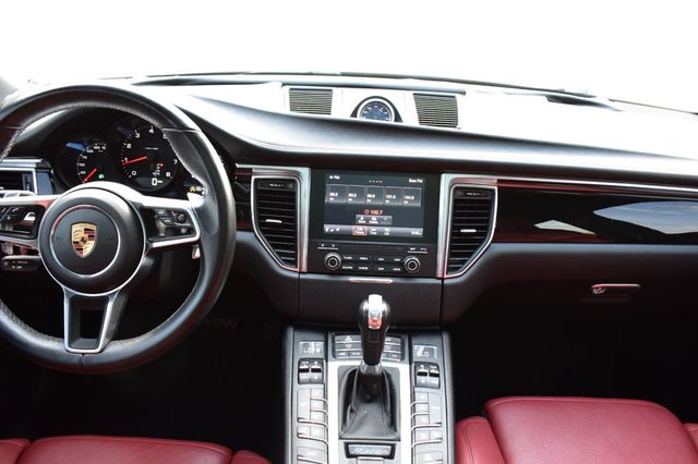 2018 Porsche Macan  - 23084684 - 25
