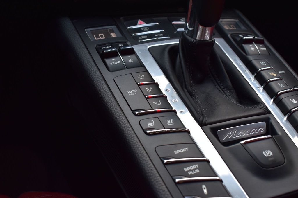 2018 Porsche Macan  - 23084684 - 29