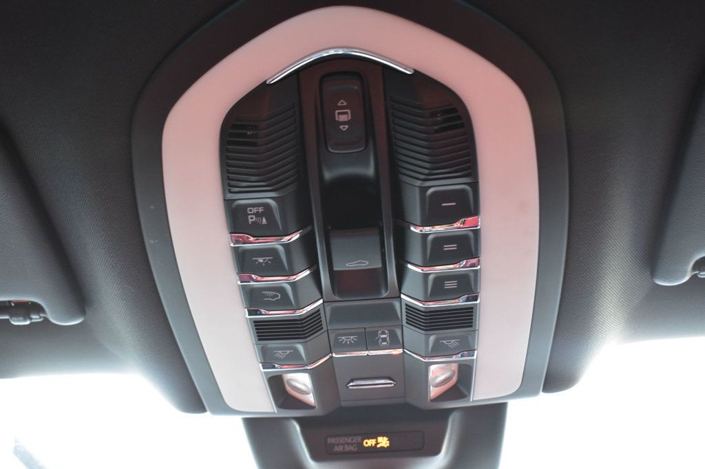 2018 Porsche Macan  - 23084684 - 36