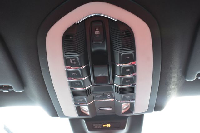 2018 Porsche Macan  - 23084684 - 36