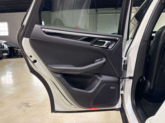 2018 Porsche Macan   - 23061770 - 25