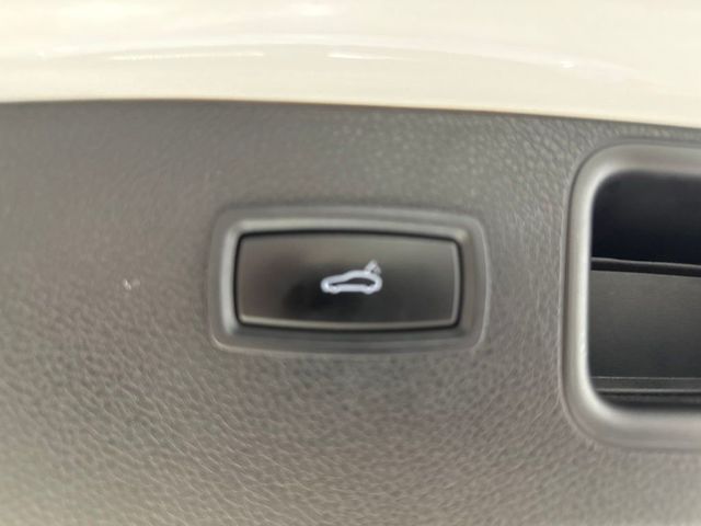 2018 Porsche Macan   - 23061770 - 27