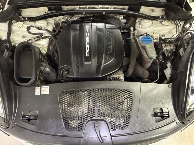 2018 Porsche Macan   - 23061770 - 32