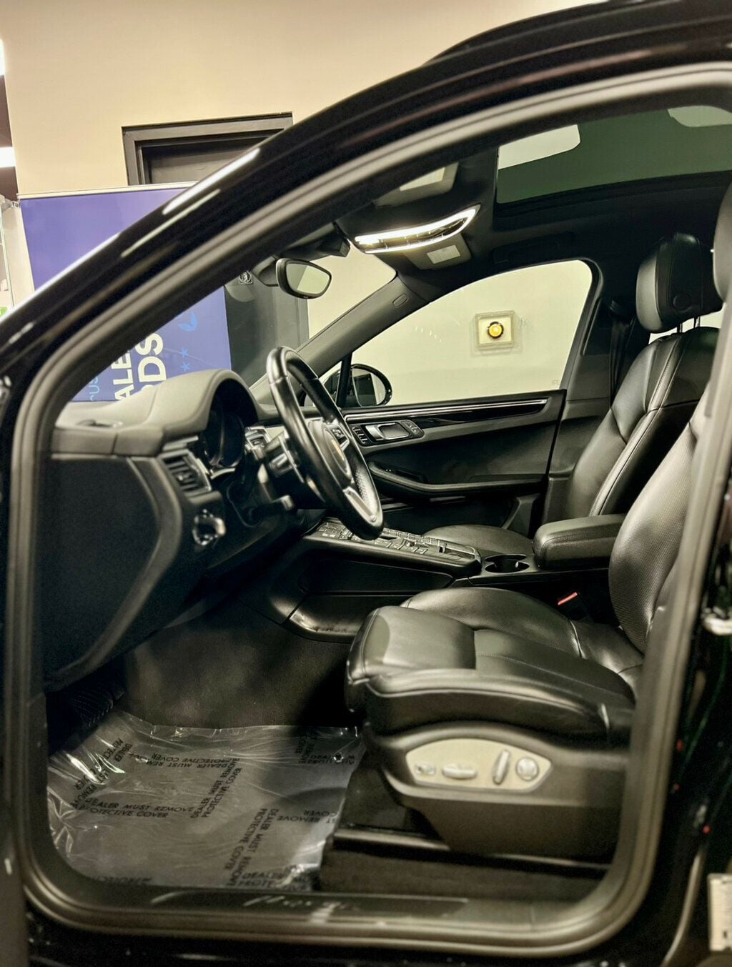 2018 Porsche Macan  - 22949608 - 12