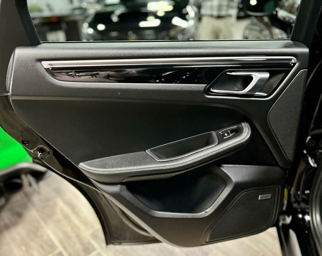 2018 Porsche Macan  - 22949608 - 13