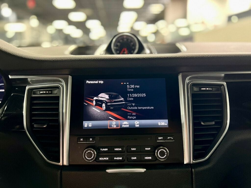 2018 Porsche Macan  - 22949608 - 21