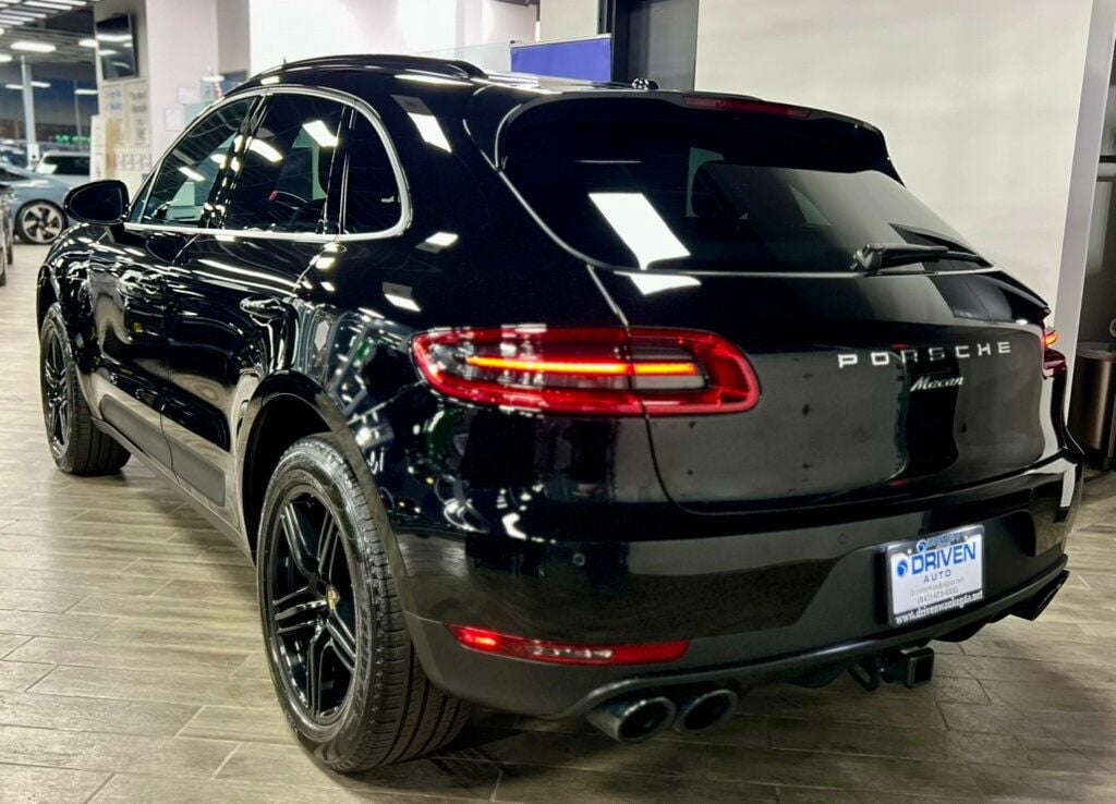 2018 Porsche Macan photo 3